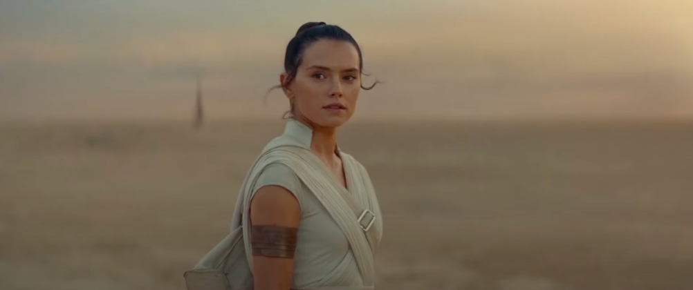 Rey's stands in the desert